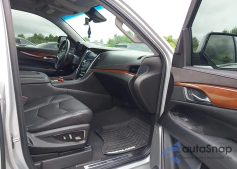 2018 Cadillac Escalade Luxury z USA, uszkodzony, nr VIN 1GYS4BKJ3JR245607